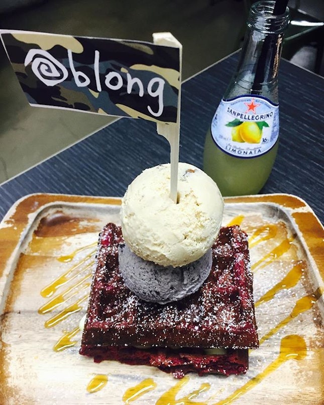 // Oblong Ice Cream 🍦 One of the Creative small size ice cream cafe located in Serangoon.