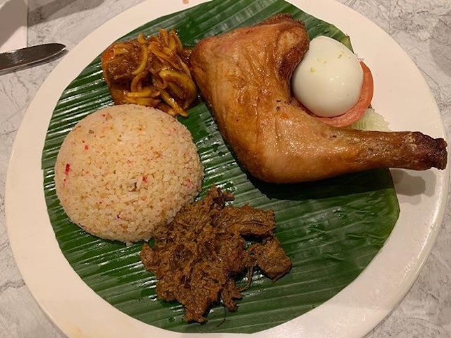 Long time no eat - Madam Kwan’s Nasi Bojari that consist of Fried 🐓 Drumstick, Beef 🥩 Rendang, Assam Prawns 🍤 #ieatishootipost#hungrygowhere#instafood#foodporn#iweeklyfood#yummy#instagram#theteddybearman#eatoutsg#whati8today#yummy#eatoutsg#food#igfoodie#eatingout#eatstagram#sgfood#foodie#foodstagram#SingaporeInsiders#sgfoodie#sgfoodies#burpple#eatbooksg#burrplemy#madamkwan