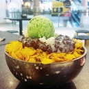 Matcha Bingsu [$6.80]

It's unexpectedly good for such price😋 Shaved milk ice topped with cornflakes, red bean, rice cake and a scoop of matcha ice cream💚

#burpple