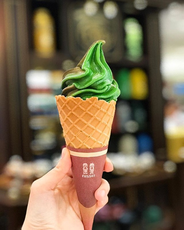 Matcha Hojicha Soft Serve Ice Cream [S$7.00]・@Tsujirihei_Honten is back at @TakashimayaSG for Japan Fair in Chinese New Year!