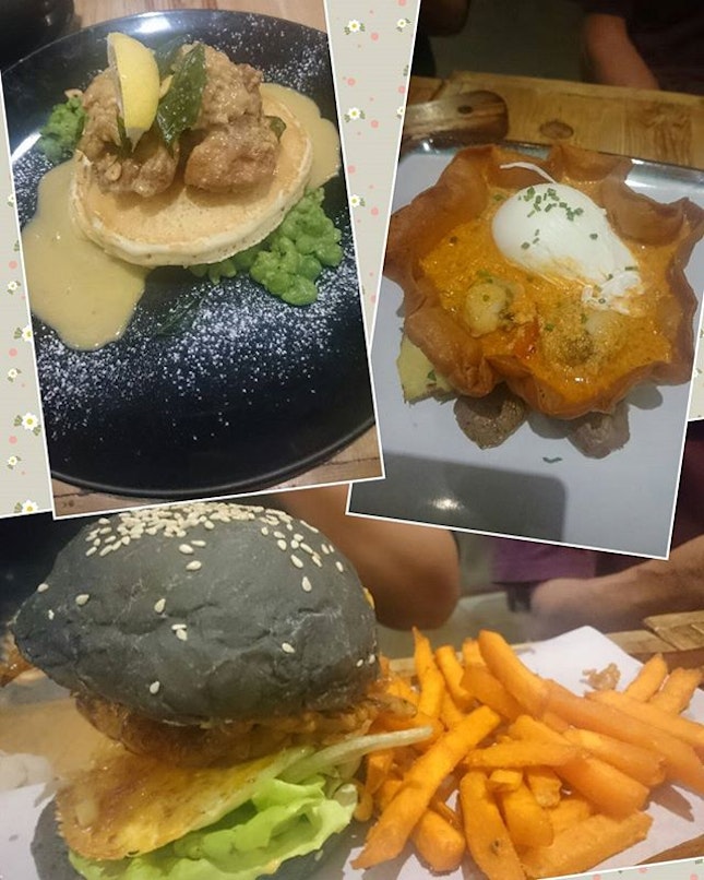 #lunch on a #beautiful #sunday #blessed #thankyou 👧 👧 👧 #happytummy #happygirl #pancakes with #butteredchicken #shellshocked #seafood with #poachedegg #softshellcrabburger #nomnom #delicious #cafehopkl #yellowbrickroad #burrple #damansaraheights