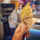 Gold Leaf Cremia🍦
:
:
#thailand #th #bangkok #bkk #cremia #icecream #dessert #sweet #gold #goldleaf #siamparagon #thai #thaifood #food #foodie #foodies #burpple #foodporn #instafood #gourmet #foodstagram #yummy #yum #foodphotography