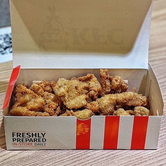 Did you get your hands on Singapore latest craze - ✌🏻🐔KFC Chicken Skin?