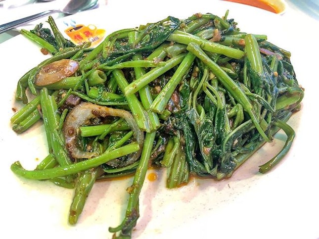 馬來風光。This is already suffice to go with a whole plate of rice 😋😋😋
#sgfood #rongjiseafood #sgfoodstuff #sgfoodstagram #sgfooddiary #burpple #jyfoodlogue