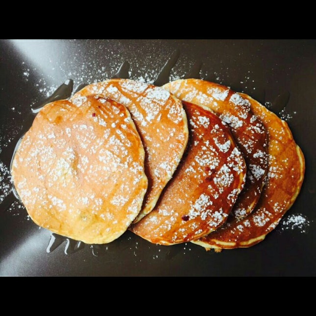 [The Loft Café] Pancakes With Blueberries-$10.50