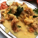 Deep fried crispy mantis prawns drenched in thick sweet corn sauce.