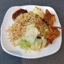 6.5🌟 / 10🌟 Maggie mee with Fried Wanton, Cabbage and Egg @ S$3.70 from Third Place Cafeteria at Mediacorp Campus