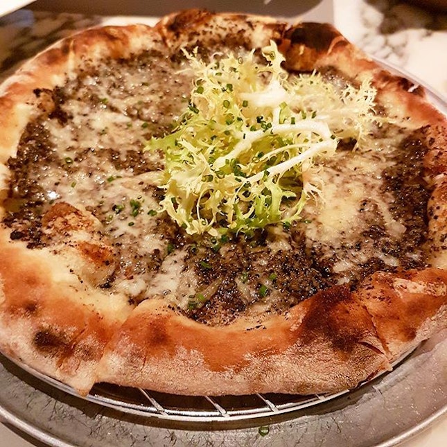 Black Truffle and Fontina Cheese Pizza

I do not do this place justice without ordering the pizza that everyone has been raving about

And I must say, this is something to die for..