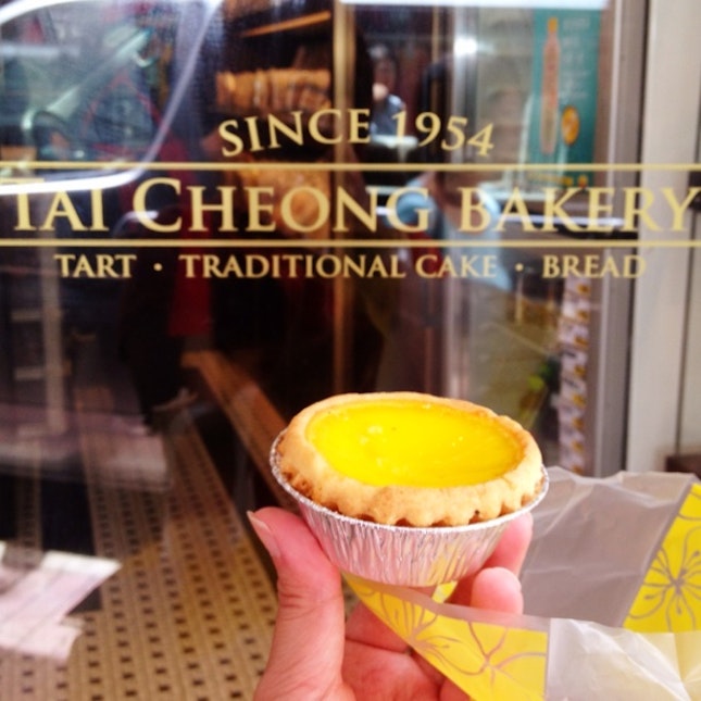 Tai Chewing Egg Tart