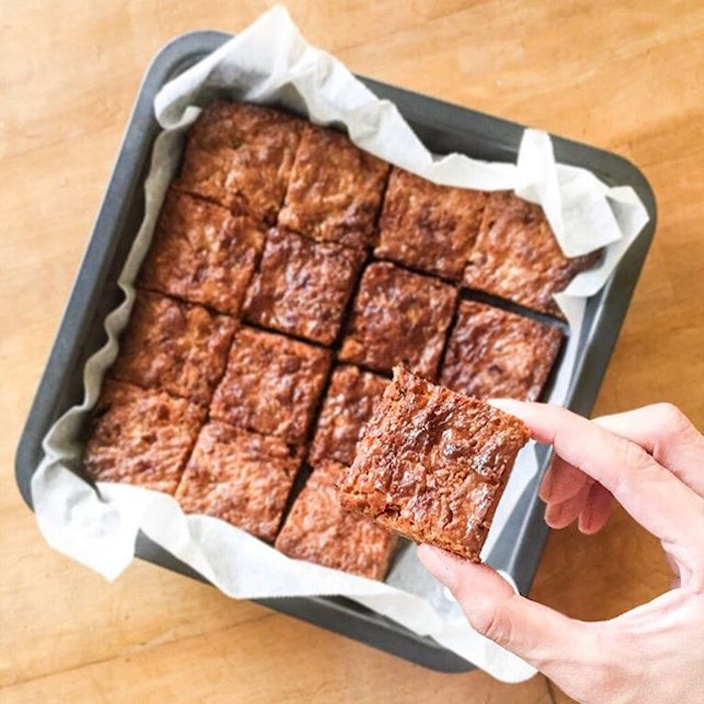 It is crazy days like this that I need an energy booster in the form of Man Bars baked by @hungrybaker.