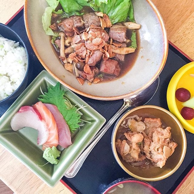 Couldn't decide which Japanese restaurant at Turf City to have for lunch so we settled for Restaurant Hoshigaoka by JP Pepperdine, as their lunch sets are more affordable.
