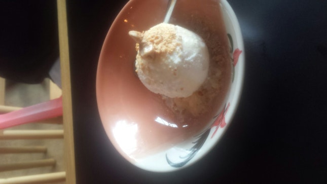 Coconut Ice Cream W Peanut And Sticky Rice 5+
