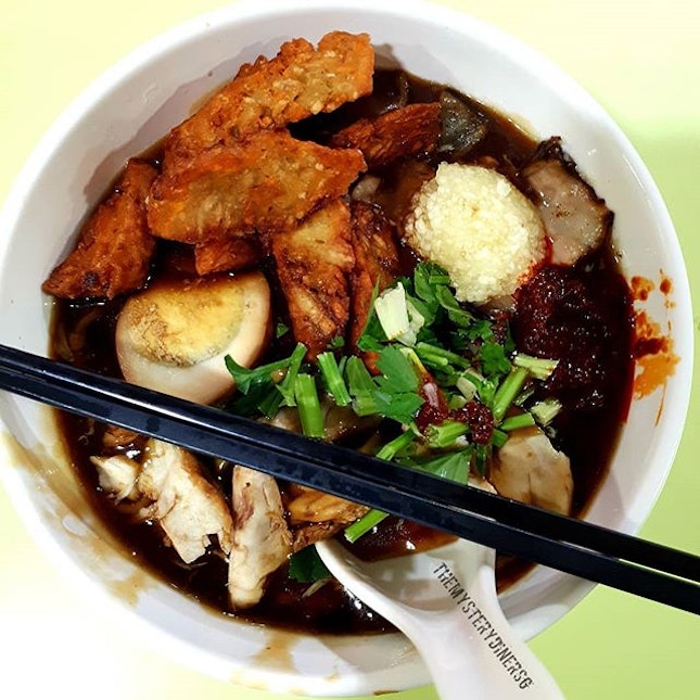 Traditional Lor Mee $4 + $1 Yam Roll

This traditional lor mee consist of ngoh hiang, braised egg, braised pork belly and fried cod fish.