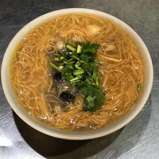 Oyster mee sua, another quintessential Taiwanese cuisine.