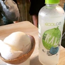 Coconut Ice Cream and 100% Coconut Water are SO PERFECT to eat on the recent hot & humid weather in SG!