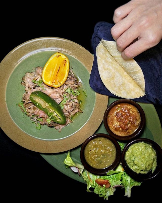 _
Salsa
_
@ComidaMexSg is the causal offshoot of sister brand @margaritasdempseyhill located in the east offering familiar items like Burritos & Tacos on top of lesser know traditional items such as the Carnitas ($32) as shown here!