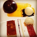 @hungrymaomi 's yuzu #teacake and @shrylrnk 's bakewell #tart :) @jingweit #dessert #maze #london #uk