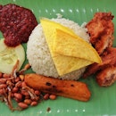 142/365 days - #nasilemak for #lunch #food #nom #spicy #qiji #coconut #pandan