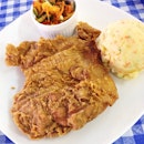 Two Wings at Blk 116 Bukit Merah sells chicken chop too.