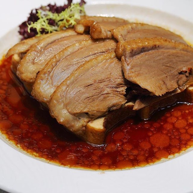 [Paradise Teochew Restaurant] - A bite of the Braised Sliced Duck ($18 per portion, $32 half duck, $60 whole duck), I could tell the different in the braising sauce which has a robust depth to it, comprising over 10 different ingredients.