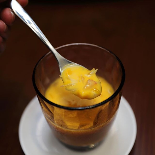 [Blossom Restaurant] - Chilled Mango Puree with Pomelo and Sago ($10).