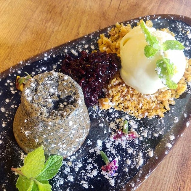 [Koon Signatures] - Black Sesame Lava Cake with Glutinous Rice & Gelato ($11.90), which has a slight Japanese feel to it.