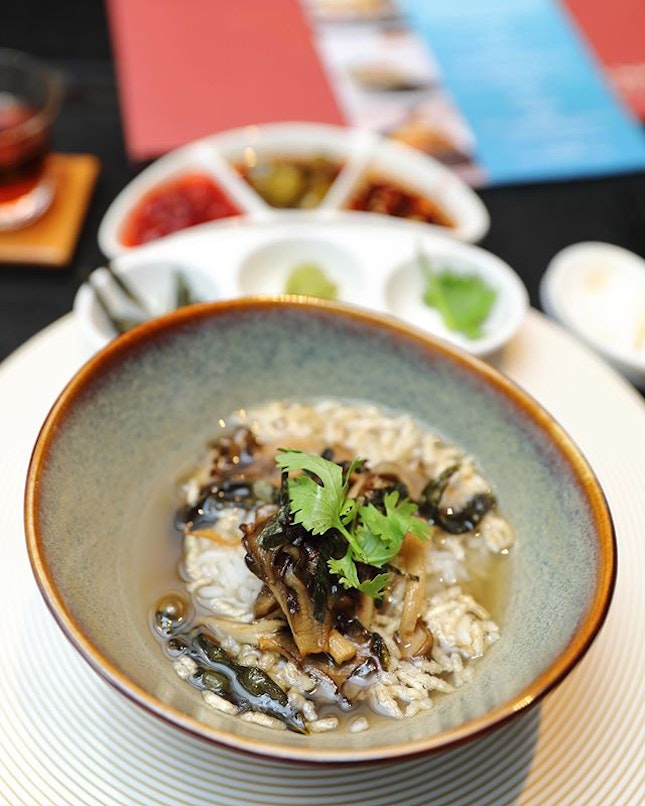 [Si Chuan Dou Hua] - Poached Japanese Pearl Rice with Taiwanese Oolong Tea and Matsutake.
