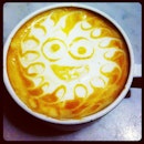 This #funny #funnyface #coffee #cafelatte light up my dinner night yesterday :)