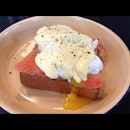 Poached Eggs & Smoked Salmon on Toast with Hollandaise Sauce