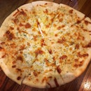#mac&cheese #pizza great combination!