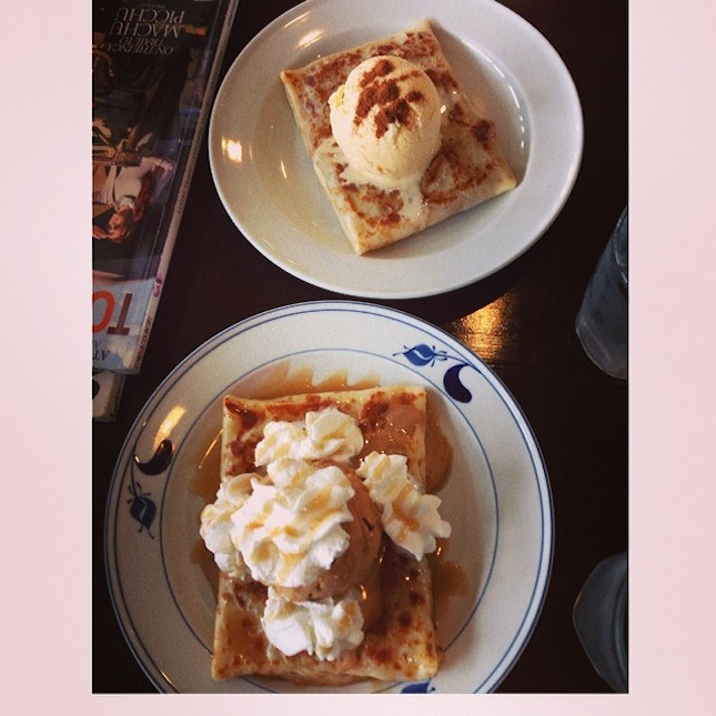 Mom-daughter talk over crepes #InstaSize #crepes #yummy #foodstagram