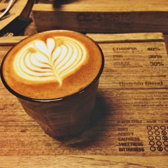 My kind of coffee rituals - second cup, lovely Piccolo Latte 👍 #coffee #espresso #espressobar #latteart #freepour #aromas #piccolo #latte