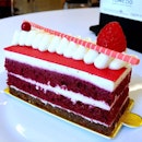 Red velvet cake, very beautifully done!