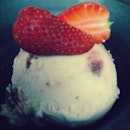 Free Ice Cream 😁 @junvelynlimarco #ice #cream  #strawberry #yummy #likeforlike #foodporn #picoftheday