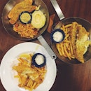 🐟🐟🐟 | #burpple #sgfood #igfood #instafood #feedfeed #jj_forum #vsco #vscosg #vscocam #vscophile #fish #instasg #f52grams #cafehoppingsg #foodporn #cod #fishnco #pollock #salmon #chips #fries #mashedpotato #singapore #food #dinner #potd #gffeatured #onthetable #cafesg #exsgcafes