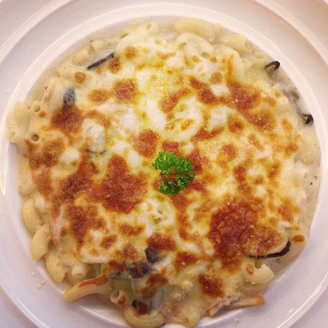 Good ol' bowl cheese baked pasta #nuss #lunch