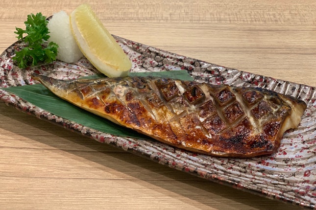 Saba Shioyaki (Grilled mackerel with salt)