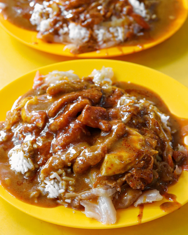 Hainanese curry rice has been one of my favourite comfort foods and it is so underrated in Singapore. 