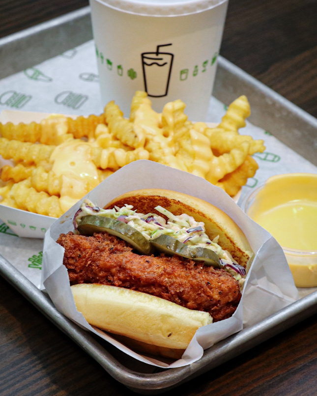 Following the successful launch of the Chicken Shack and Chicken Bites, Shake Shack Singapore has decided to turn up the heat to launch the Dark Meat Hot Chicken in Singapore, available from 21 March onwards at all 8 Shacks island-wide. 