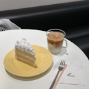 Yuzu cake ($9) & Latte ($6.5)